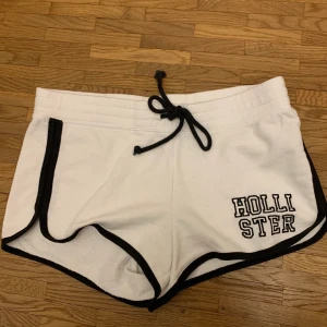 Mjukisshorts  - Mjukisshorts från hollister i stl.S i väldigt bra skick. Köparen står för frakten 🛍🚚📦