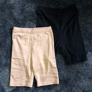 Bikershorts från missguided, aldrig använda pågrund av att dem är för stora. Stora i storleken. Shortsen säljs tillsammans. Frakt tillkommer