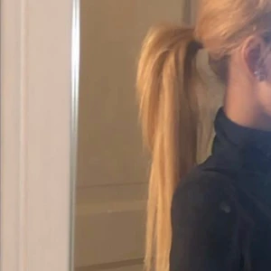 Löshår - Blont löshår säljes, 40cm väldigt bra skick. 7 delar, inköpt på rapunzel. 350kr.