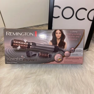 Värme borste roterande  - Underbar produkt men fått o dubbletter säljer denna oanvänd nypris 600 något på Elgiganten även 1 års försäkring ingår ifall den går sönder vatten skada m.m. Oanvänd!  Kan rotera åt höger vänster men även bara ”stå stilla” det bestämmer man själv 