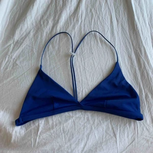  - Bikini från Weekday. Kan mötas i Malmö/Växjö annars tillkommer frakt🌸