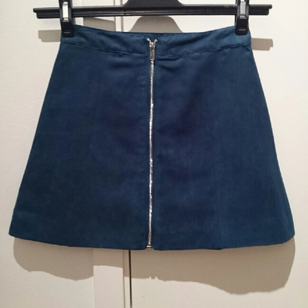 A-line kjol från H&M i storlek | Plick Second Hand