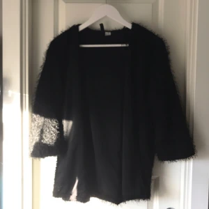  - Mysig kofta som går att använda till många outfits.

Så skön!