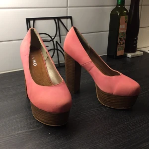  - Från scorett, bra skick! Något litet svart märke se bild. 