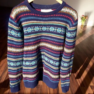  - Tröja, knappt använd. Härliga färger. 