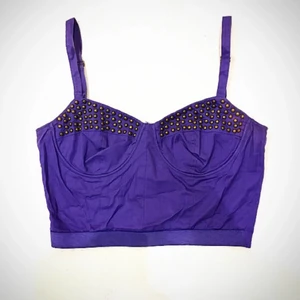  - Korsettliknande topp från Topshop Kan användas både som bh & topp Köparen står för ev fraktkostnad 