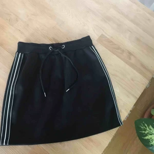  - Mjukiskjol från HM. 