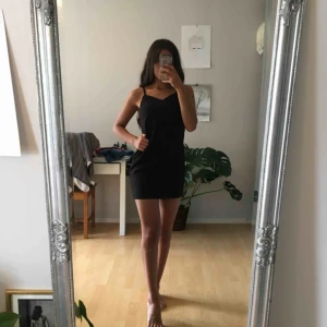  - Jättefin klänning från monki, som tyvärr är för liten för mig. Den är i princip i nyskick då jag bara använt den två gånger. Kolla gärna in mina andra annonser!