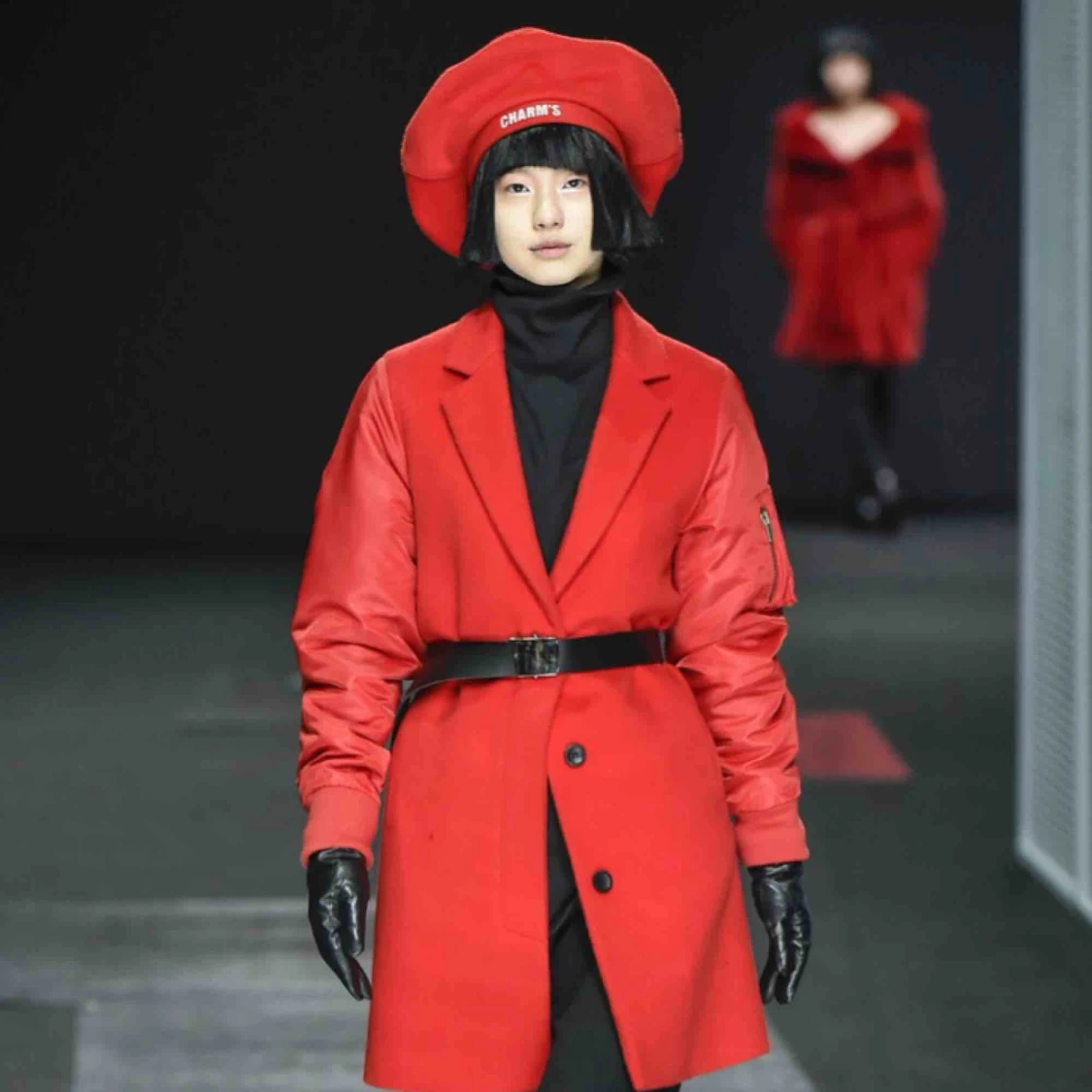 Röd bomber kappa från märket Charm’s