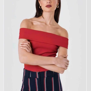  - Jättefin offshoulder top från nakd || storlek S || använd en gång så i fint skick || säljer för 100 kr FRI FRAKT 🧡🔥😍