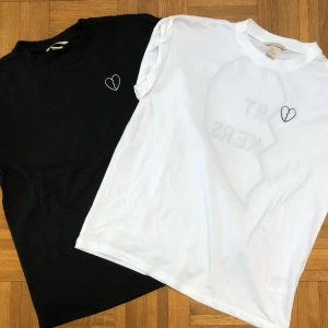  - Tshirt set ifrån HM trend. I perfekt skick. Frakt tillkommer 🖤