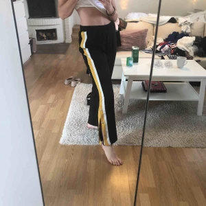  - Byxor från veromoda! Köparen betalar frakt!