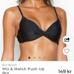  - Helt ny bikiniöverdel från Nelly i storlek 70A. Kom med posten i veckan men kan inte använda den då den är alldeles för liten. Så den är helt ny och oanvänd. Var för snabb med att rycka bort lapparna. 100kr med frakt.