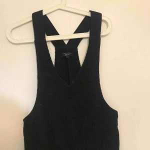  - Mörkgröna Manchester hängselkjol