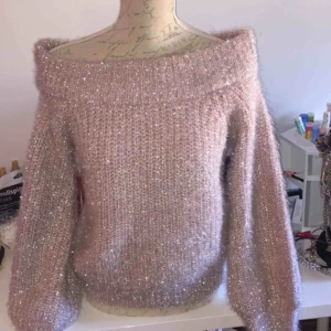  - Off sholder tröja 