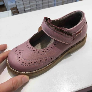  - Helt nya läder barnskor i stl 27