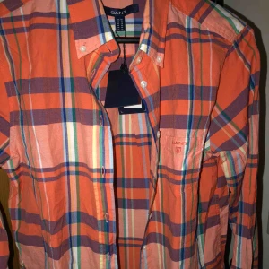  - Den dammar i garderoben, helt ny. Pris kan diskuteras, köparen står för frakten. 