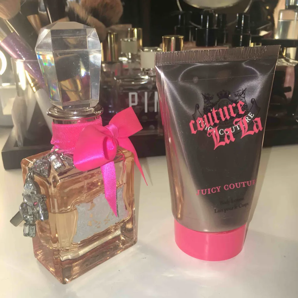 Juicy Couture parfym (50ml) och lotion (50ml). Parfym luktar gott, lotionen luktar inte ny, därav bra pris💘bara lotionen kvar för 50kr. Övrigt.