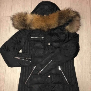  - Strl 38. Knappt använd. 