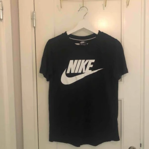  - T-shirt från Nike. Använd någon enstaka gång så i fint skick❣️