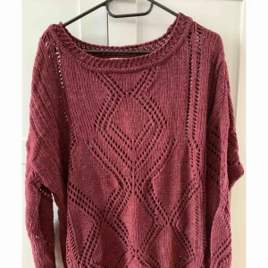  - Stickad tröja från only  Sparsamt använd. 