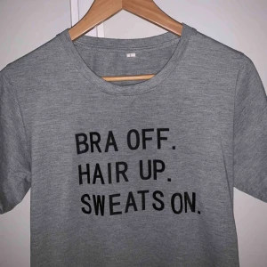  - Cool tisha beställd från någon amerikansk sida som jag ej kommer ihåg, använd endast ett par gånger och är i mycket bra kvalitet.💕 Frakt tillkommer