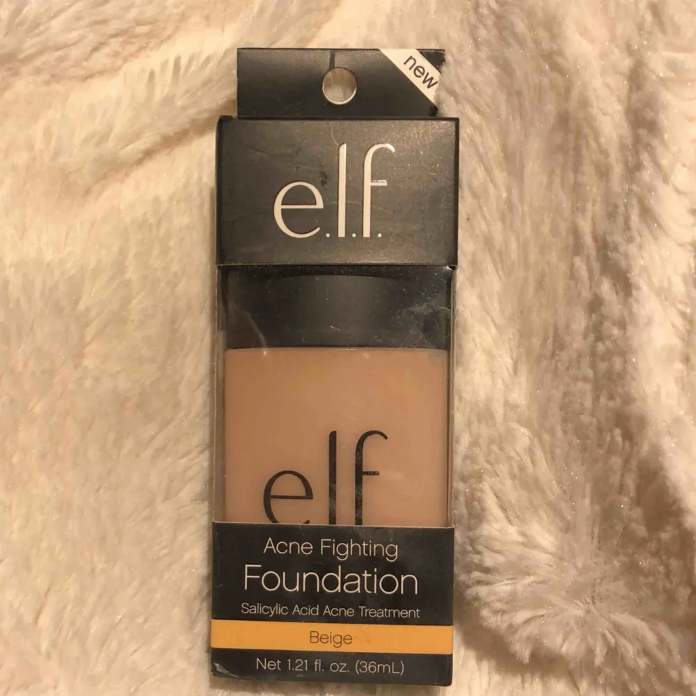 Elf acne fighting foundation som ej säljs längre. Min favorit foundation och säljer denna pga fel färg för mig. Färg: beige . Övrigt.