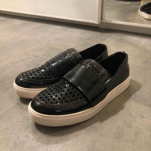  - Snygga lackskor från Bianco  Endast använda en gång så som är som nya nästan 