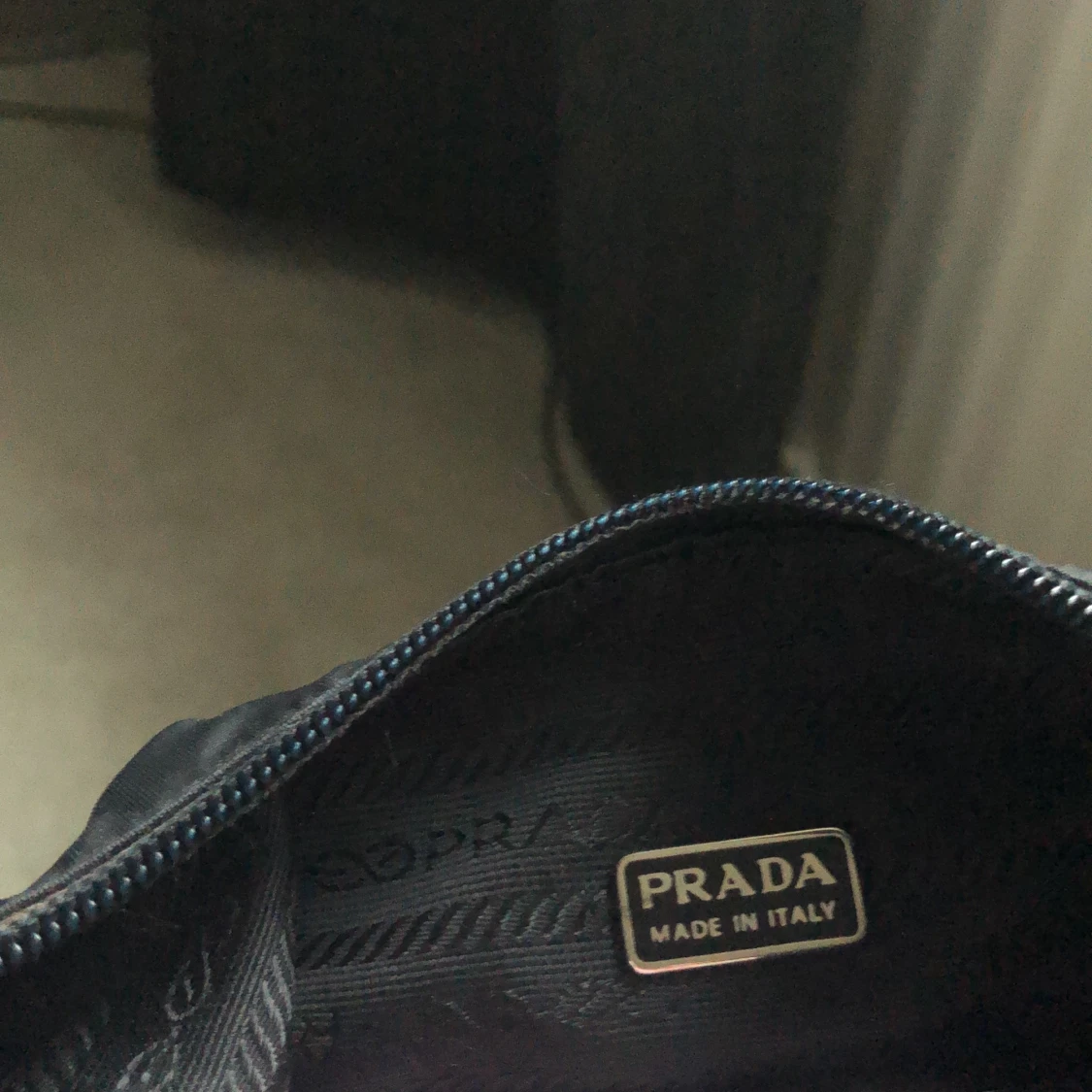 ÄKTA PRADA NYLON VÄSKA  - 90