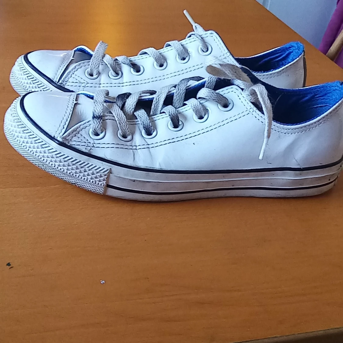 Vita lack converse storlek 39