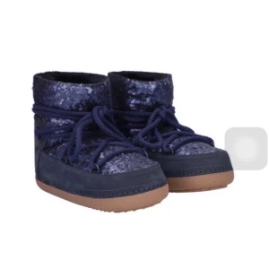 Inuikii skor 39 - Säljer dessa unika skor ifrån inuikii då de inte kommer till någon användning längre. Köpta för 3600kr säljer för 1600kr. Väldigt bra skick!!