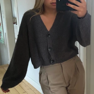 Kofta - Jättefin kofta från Urban outfitters. Kan både ha som öppen och stängd. Buda i kommentarerna slut lördag 31/10💕