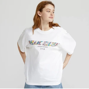Uniqlo Billie Eilish x Takashi Murakami t-shirt - En jättefin tröja från uniqlo storlek M. Använd några gånger bara. 