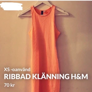 Ribbad klänning  - Slim klänning 🌸 aldrig använd, köpt i augusti 2020 🙃 