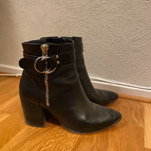 Steve Madden Boots - Höstboots från Steve Madden, storlek 38.