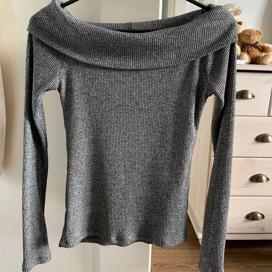 Off shoulder tröja - 90