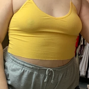 linne - gult linne som aldrig är använt!