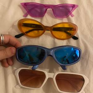 Färgglada solglassögon för 120kr, 30kr styck 🦋💞