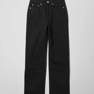 Weekday jeans rowe - Jättesnygga å populära jeans från weekday, i modellen Rowe. Endast använda 3 gånger. storlek 26/32. 300 + frakt. Pris kan diskuteras vid snabbaffär!!