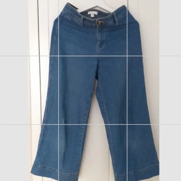 Asnajs vida jeans i bra skick!! Säljs då de är för korta för mig som är 174 cm men modellen ska också vara kortare❤. Jeans & Byxor.