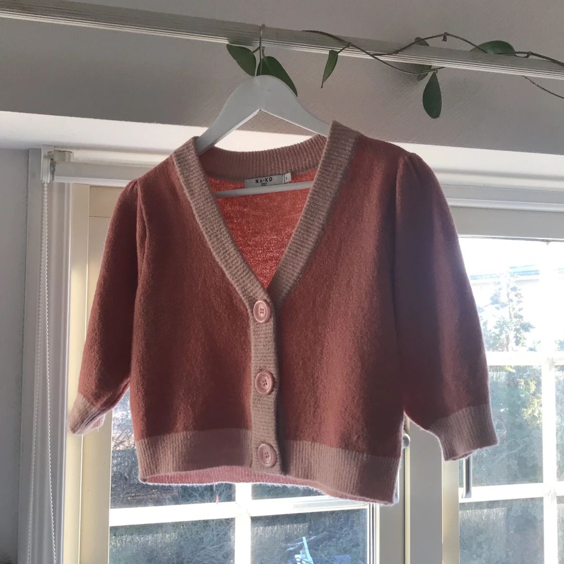 Stickad croptop - 90