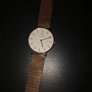 Nick Cabana Boheme Gold 36 - Mycket fint skick. Enda som behövs är att byta batteri vilket kostar runt 200kr. Ny pris: 1495kr