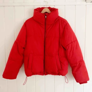  - Supermysig vinterjacka, använd max 5 gånger. Möts gärna upp i Göteborg, men kan frakta också såklart🤍