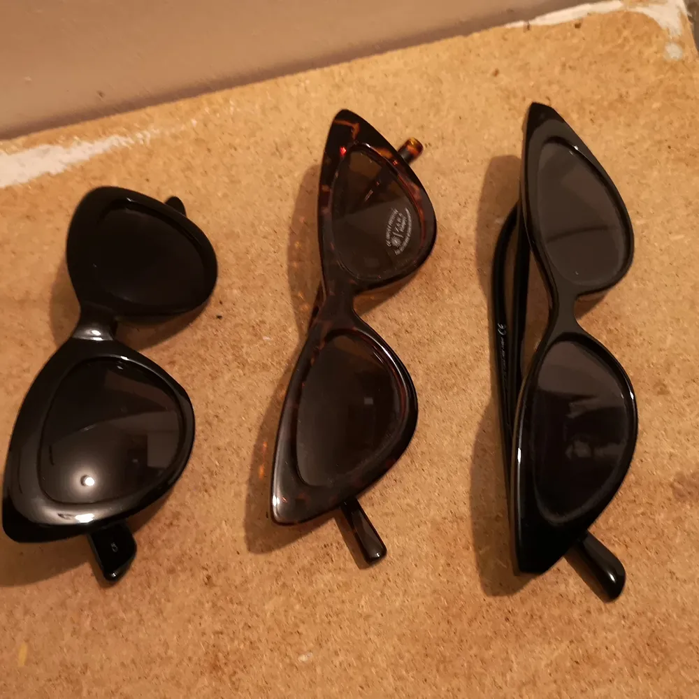 Kattiga solglasögon 😎 alla 3 för 100 kr. Annars 50 kronor styck. Köparen står för frakten ❣️. Accessoarer.