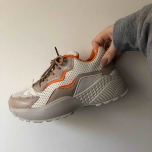  - Skor från NAKD, storlek 36 Ordinarie pris 599kr 