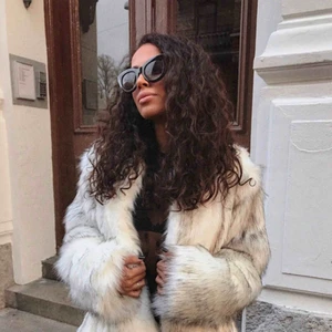  - Vit (isbjörn) pälsjacka från NA-KD x Linn Ahlborg. Nyskick.   Nypris: 1200