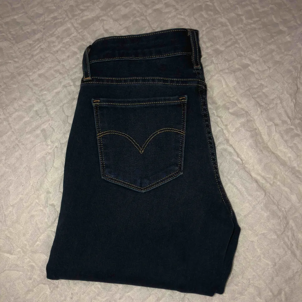 Nya Levis jeans i storlek 25.32 prislapp kvar! . Jeans & Byxor.