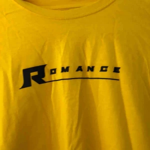  - Säljer denna coola tröja. Frakt tillkommer annars möts vi i Falun