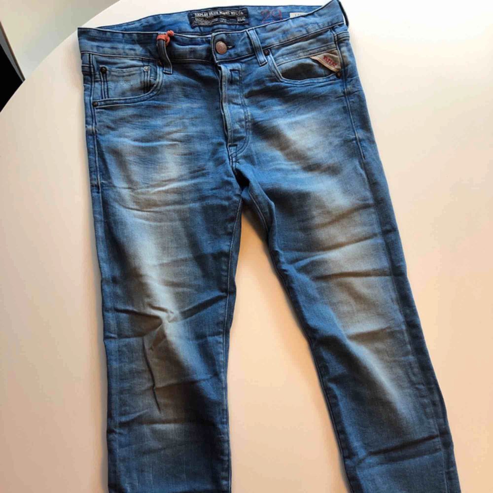 Replay jeans knappt använda stl 29 kan skicka fler bilder. Jeans & Byxor.