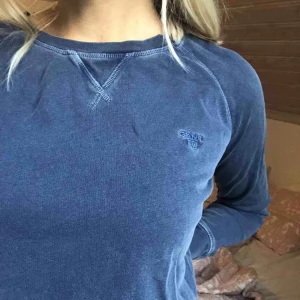 Tröja Gant - Marinblå tröja från GANT i storlek XS men skulle även passa S. Knappt använd 